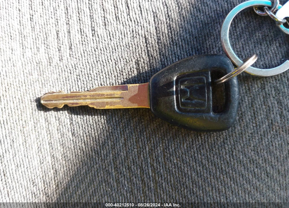 2002 HONDA CIVIC LX VIN: 2HGES16682H584505