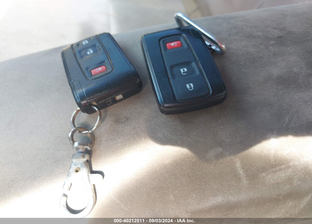 2004 TOYOTA PRIUS VIN: JTDKB22U540046945