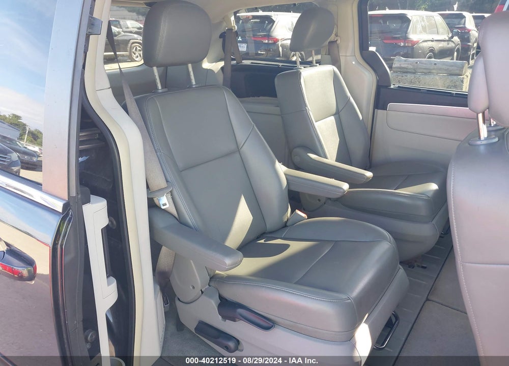 2011 VOLKSWAGEN ROUTAN SE VIN: 2V4RW3DG0BR669740