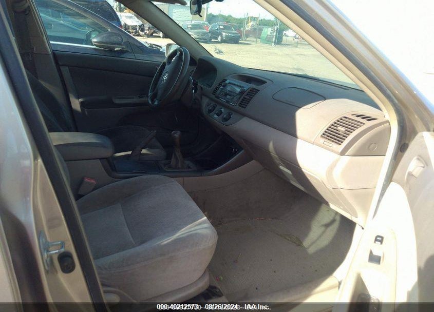 2002 TOYOTA CAMRY LE VIN: JTDBE32K120137414