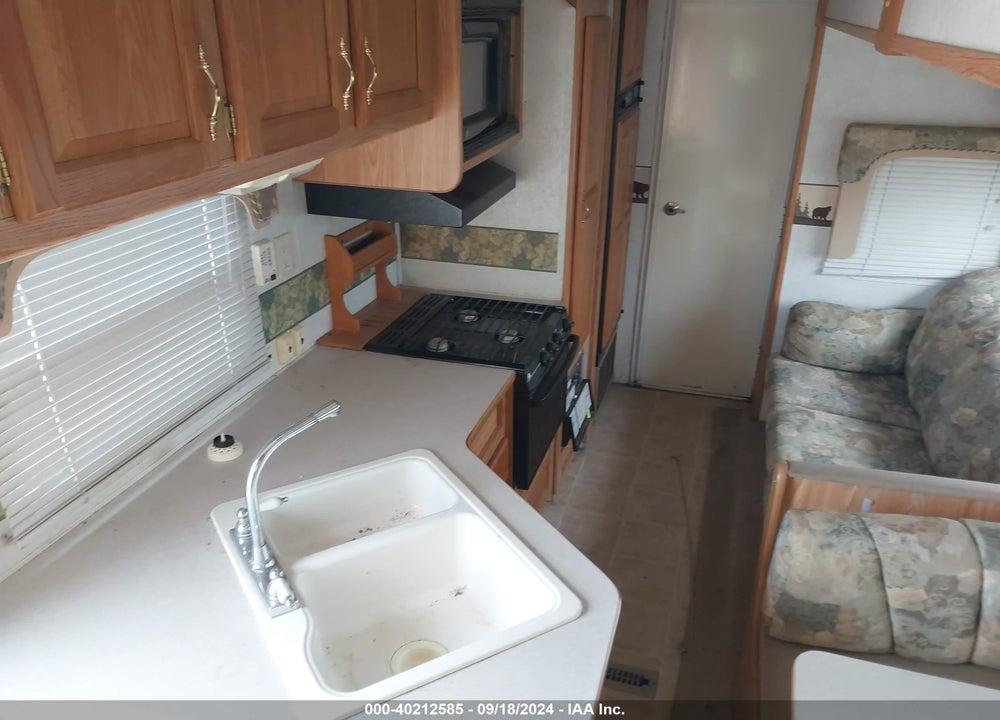 2003 DUTCHMEN CLASSIC FIFTH WHEEL VIN: 47CF40S273G509297
