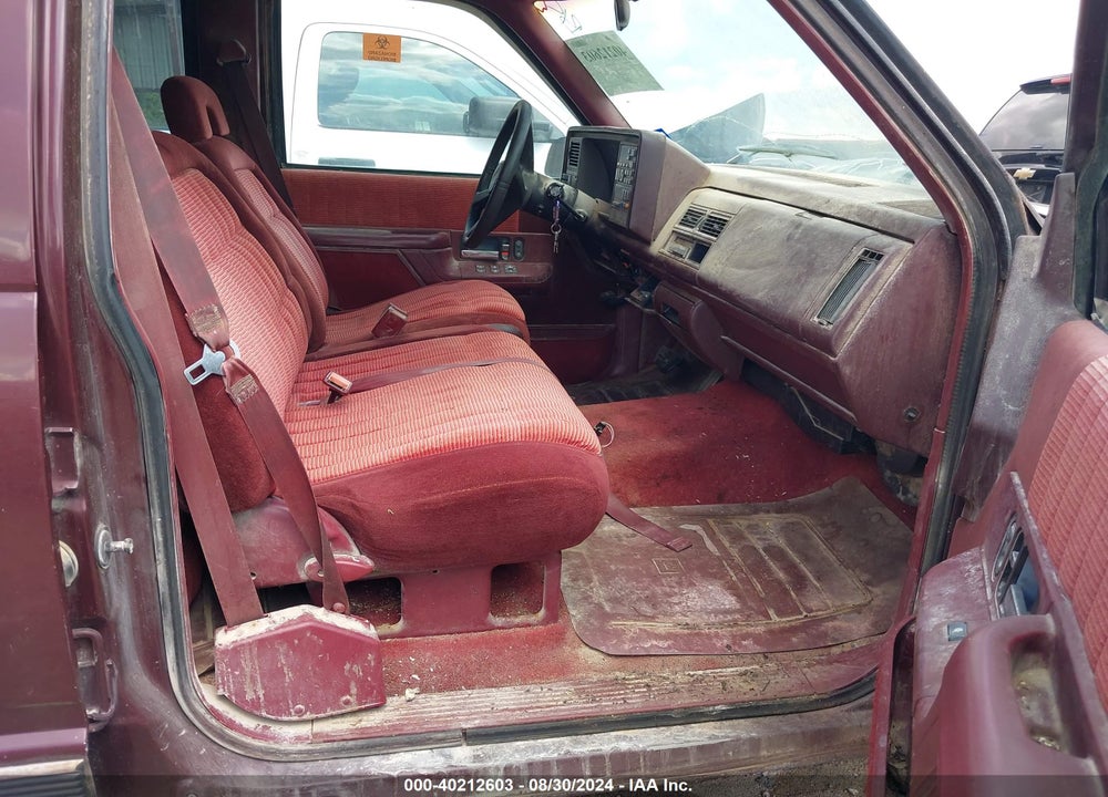 1994 CHEVROLET SUBURBAN C1500 VIN: 1GNEC16K7RJ373241