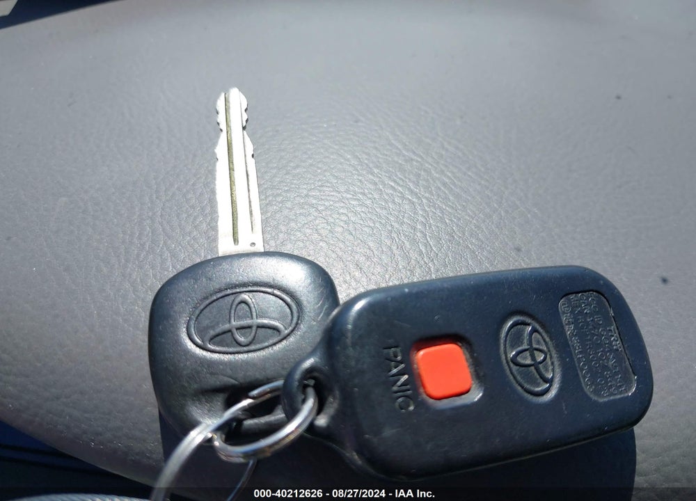 2005 TOYOTA CAMRY LE V6 VIN: 4T1BF30K25U601979