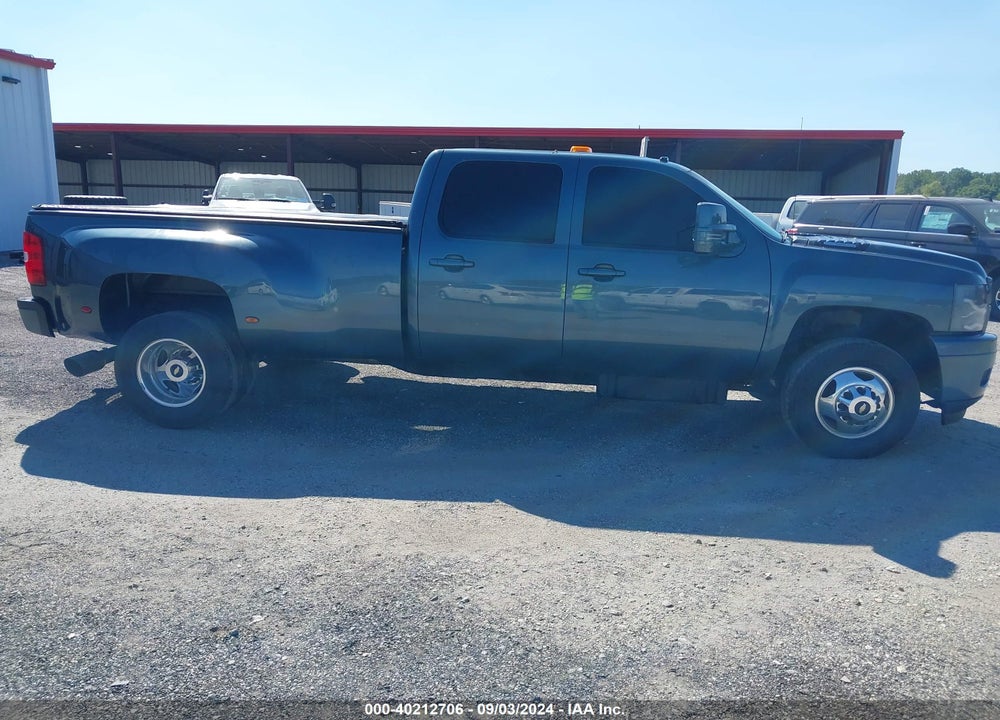 2013 CHEVROLET SILVERADO 3500HD LTZ VIN: 1GC4K1C88DF207743