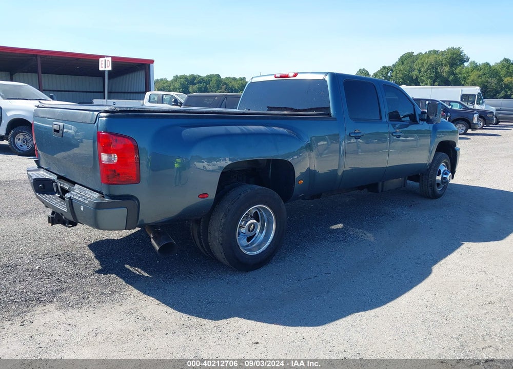 2013 CHEVROLET SILVERADO 3500HD LTZ VIN: 1GC4K1C88DF207743