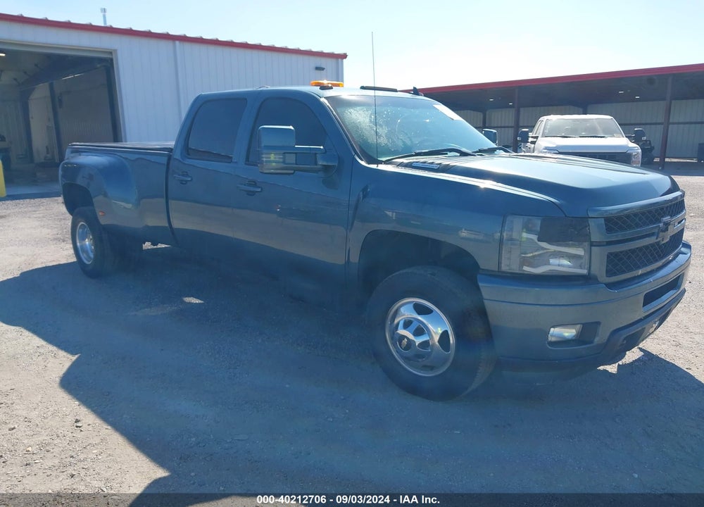 2013 CHEVROLET SILVERADO 3500HD LTZ VIN: 1GC4K1C88DF207743