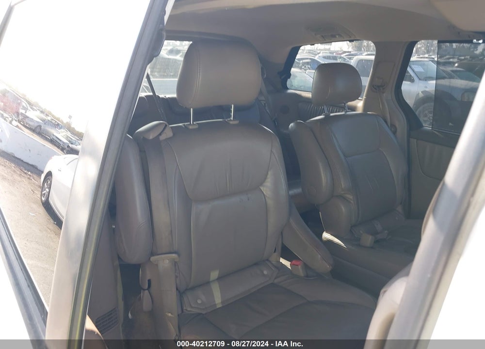 2005 TOYOTA SIENNA XLE LIMITED VIN: 5TDBA22CX5S037585