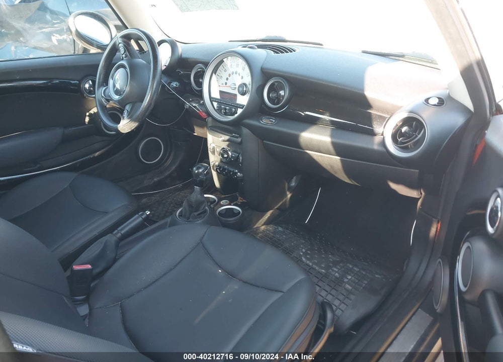 2012 MINI COOPER VIN: WMWSU3C50CT257150