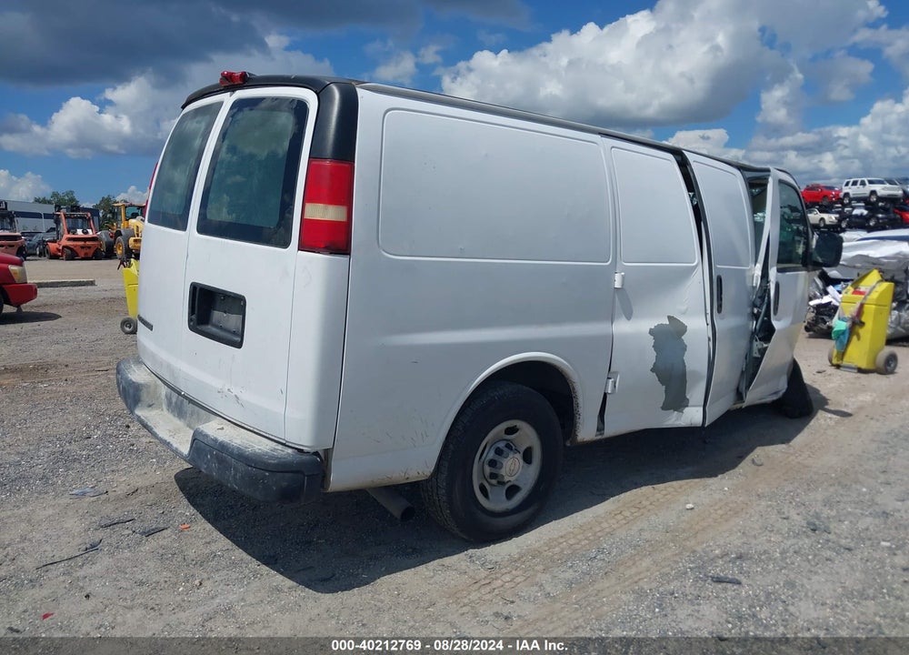 2007 CHEVROLET EXPRESS WORK VAN VIN: 1GCGG25V871124256