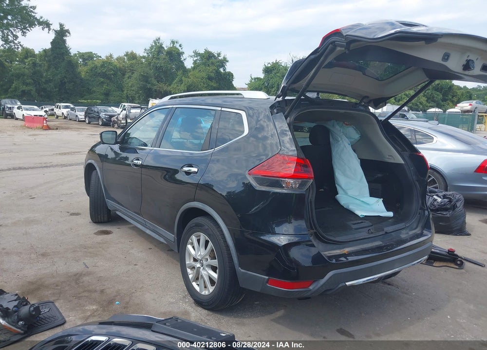 2018 NISSAN ROGUE SV VIN: KNMAT2MV9JP521823