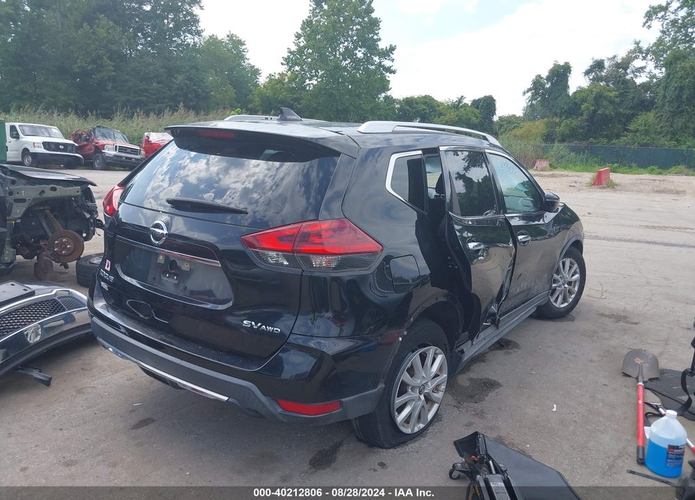 2018 NISSAN ROGUE SV VIN: KNMAT2MV9JP521823