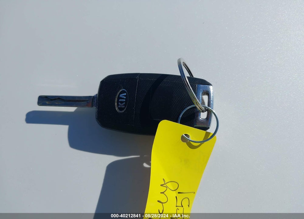 2015 KIA OPTIMA VIN: KNAGM4A75F5618008