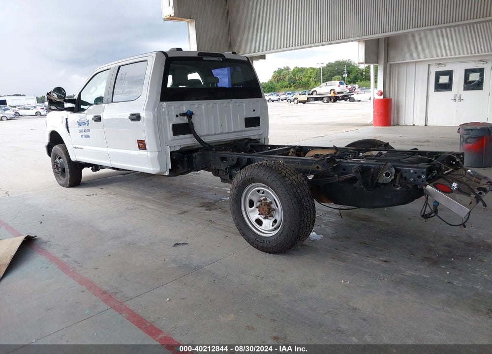 2022 FORD F-350 CHASSIS XL VIN: 1FD8W3HT2NEC71181