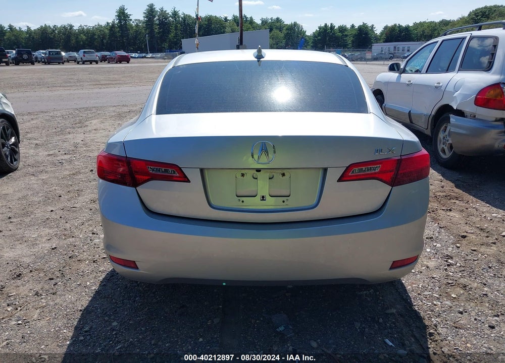 2013 ACURA ILX 2.0L VIN: 19VDE1F5XDE006972