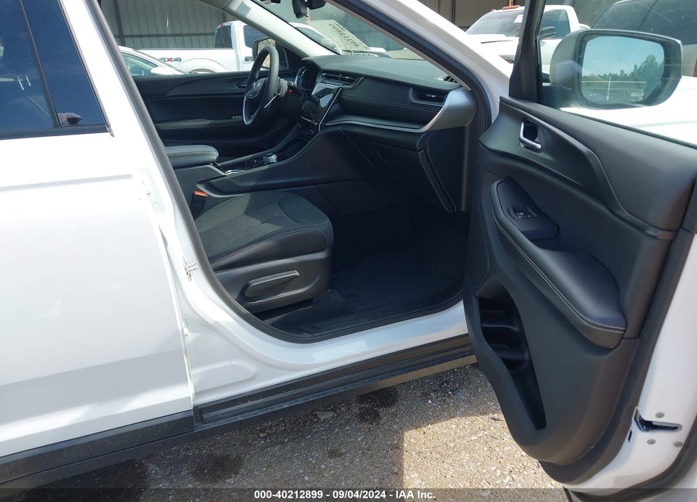 2023 JEEP GRAND CHEROKEE L LAREDO 4X4 VIN: 1C4RJKAG7P8818445