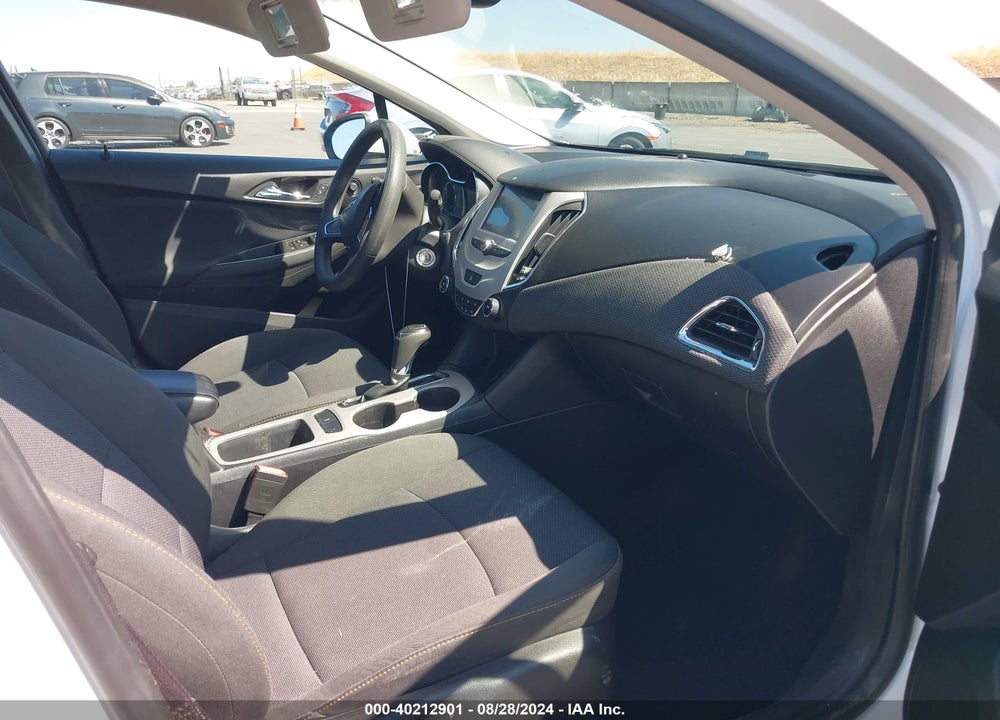 2017 CHEVROLET CRUZE VIN: 1G1BC5SM8H7208314