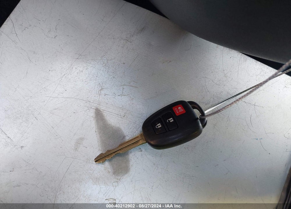 2015 TOYOTA RAV4 XLE VIN: 2T3WFREV2FW189899