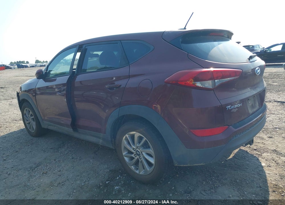 2016 HYUNDAI TUCSON SE VIN: KM8J23A45GU237910
