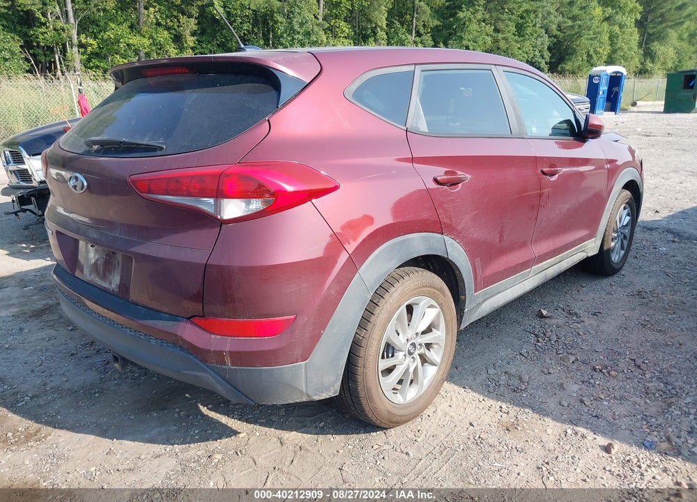 2016 HYUNDAI TUCSON SE VIN: KM8J23A45GU237910