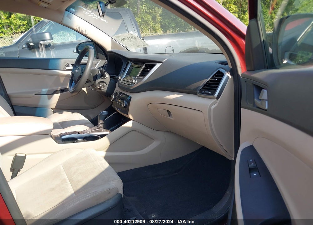2016 HYUNDAI TUCSON SE VIN: KM8J23A45GU237910