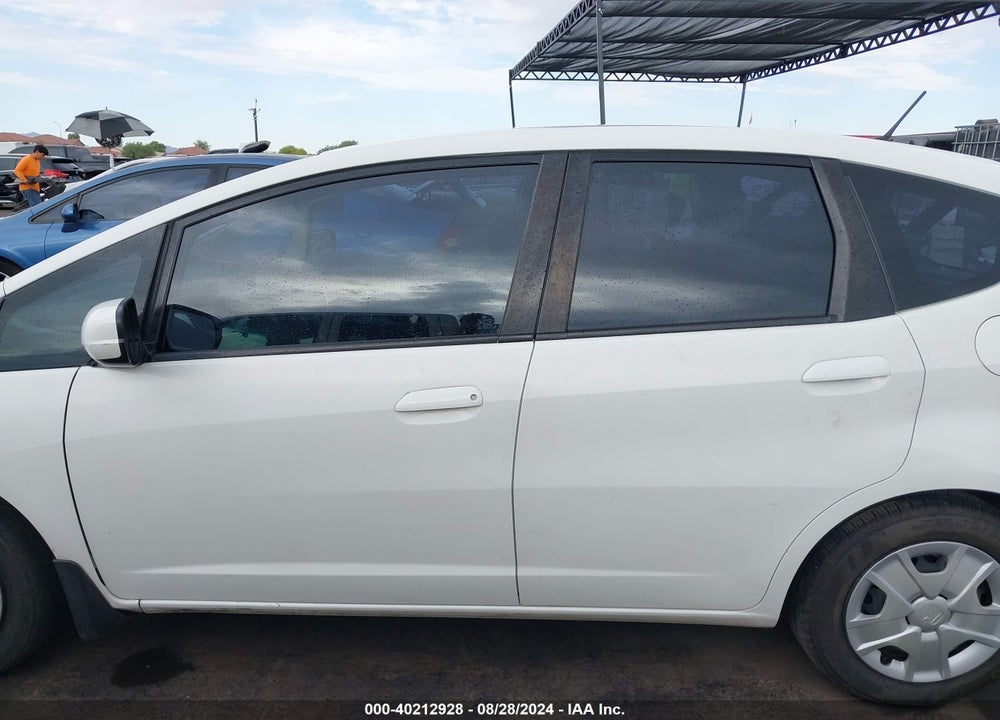 2013 HONDA FIT VIN: JHMGE8H34DC002060