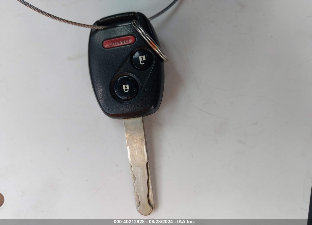 2013 HONDA FIT VIN: JHMGE8H34DC002060
