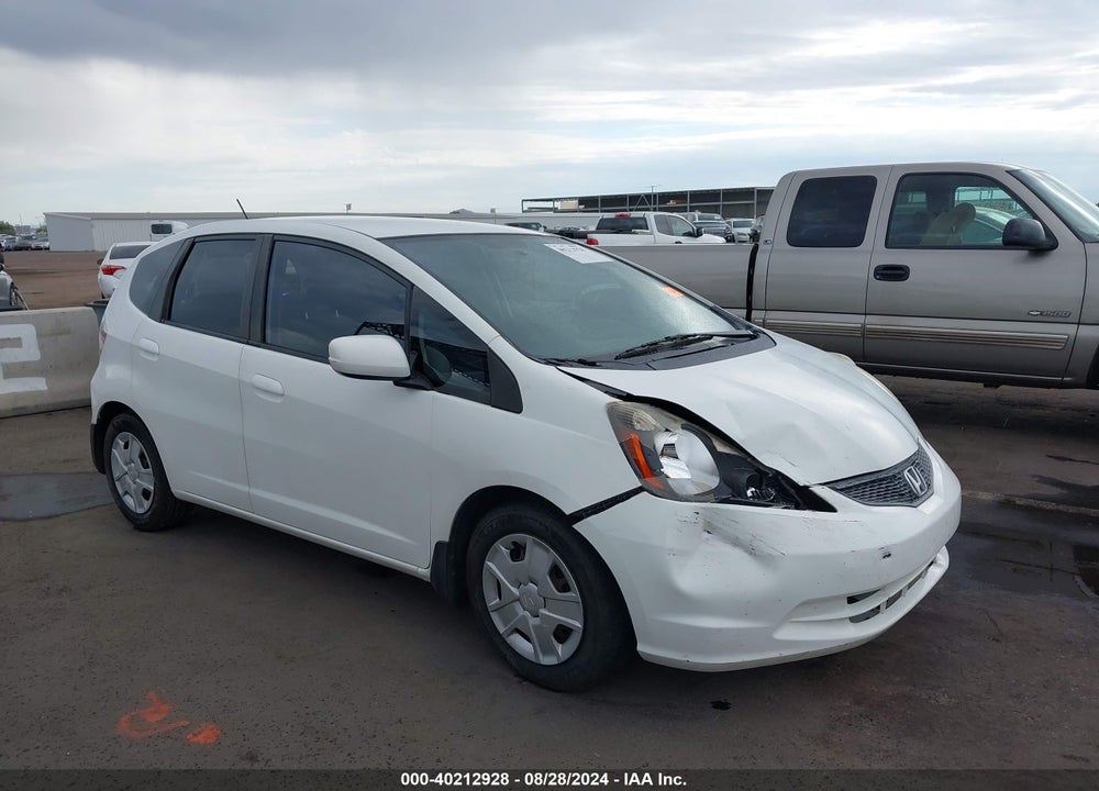 2013 HONDA FIT VIN: JHMGE8H34DC002060