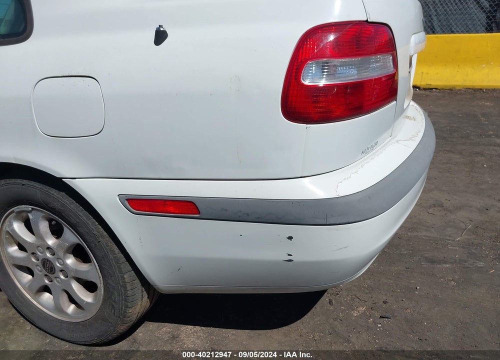 2002 VOLVO S40 A VIN: YV1VS295X2F824222
