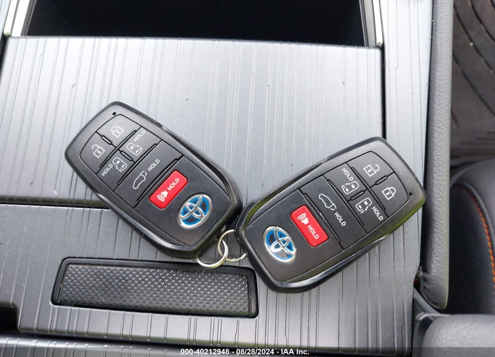 2023 TOYOTA SIENNA XSE VIN: 5TDDSKFC7PS084186