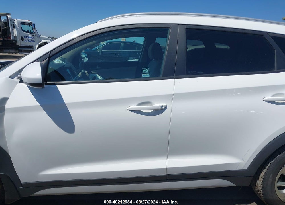 2018 HYUNDAI TUCSON VIN: KM8J33A49JU817102