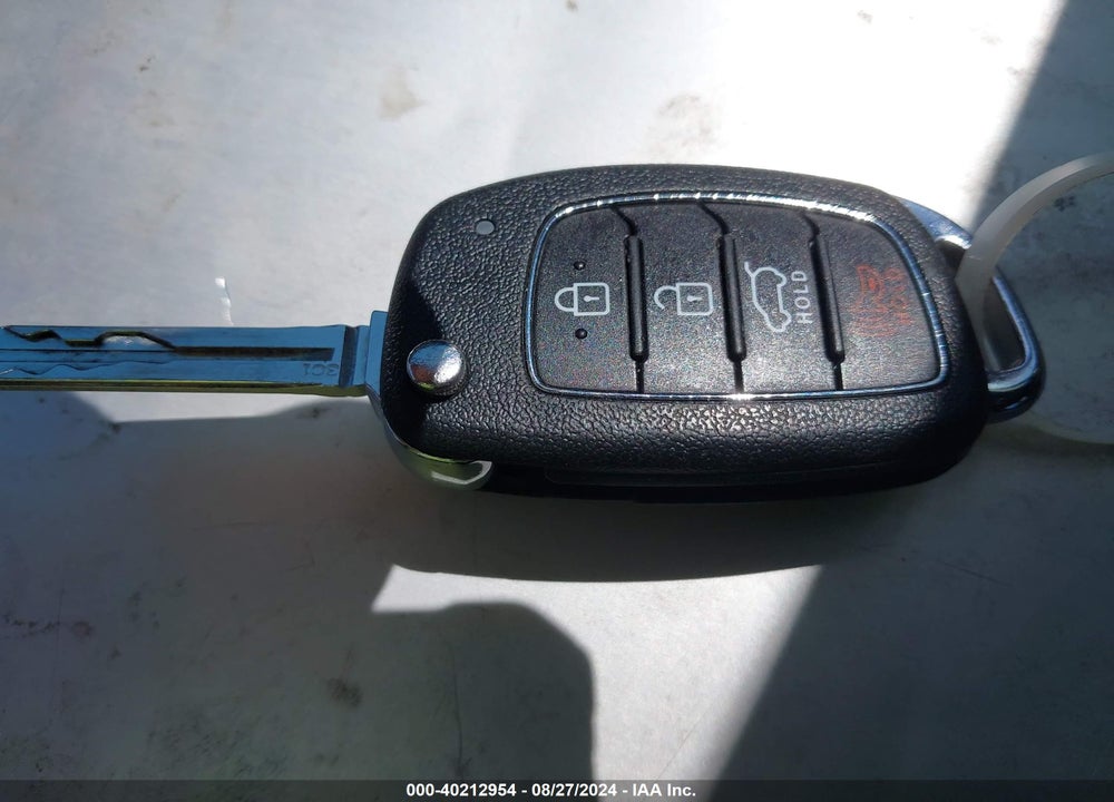 2018 HYUNDAI TUCSON VIN: KM8J33A49JU817102