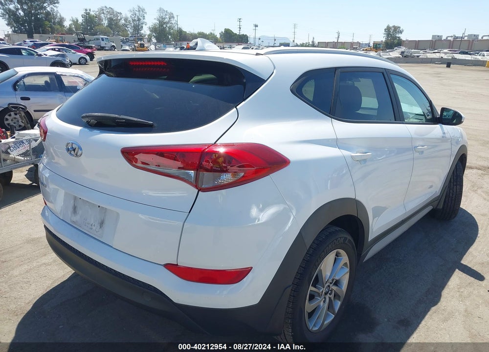 2018 HYUNDAI TUCSON VIN: KM8J33A49JU817102