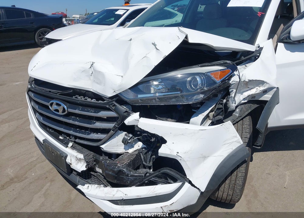 2018 HYUNDAI TUCSON VIN: KM8J33A49JU817102