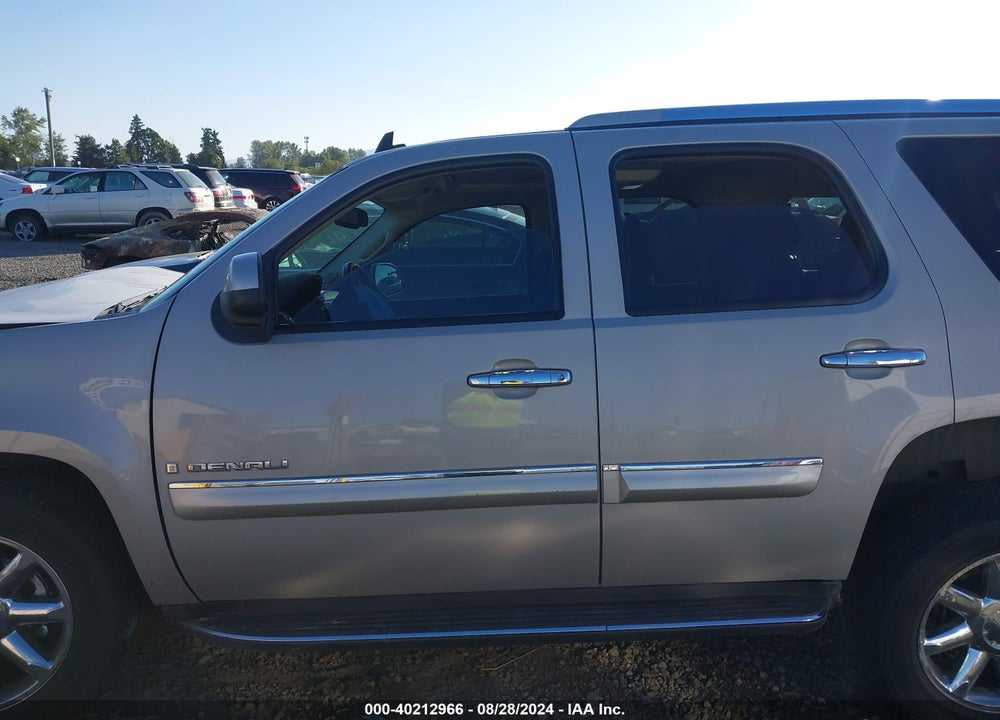 2008 GMC YUKON DENALI VIN: 1GKFK63838J154544