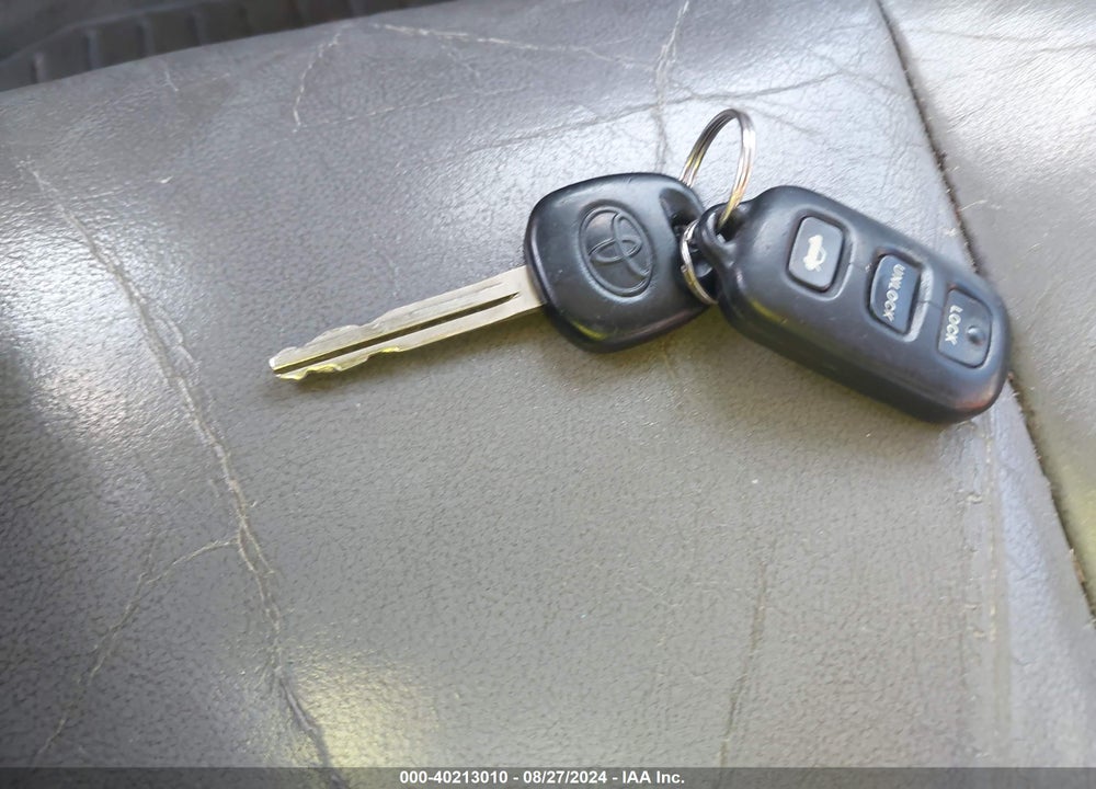 2002 TOYOTA CAMRY XLE V6 VIN: 4T1BF30K92U020815