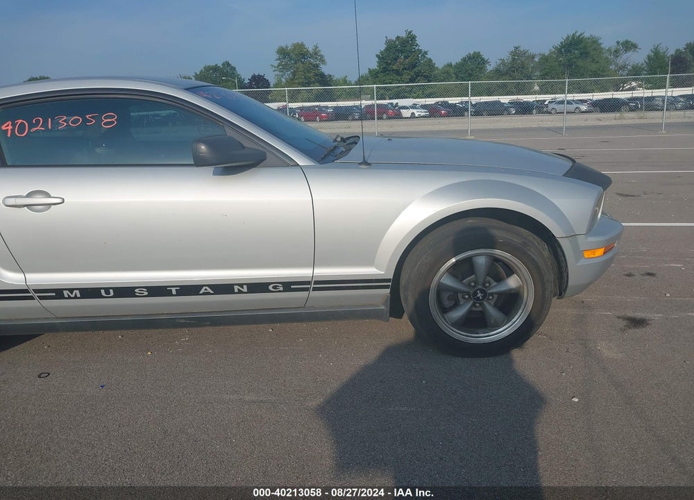 2005 FORD MUSTANG V6 DELUXE/V6 PREMIUM VIN: 1ZVFT80N455105465
