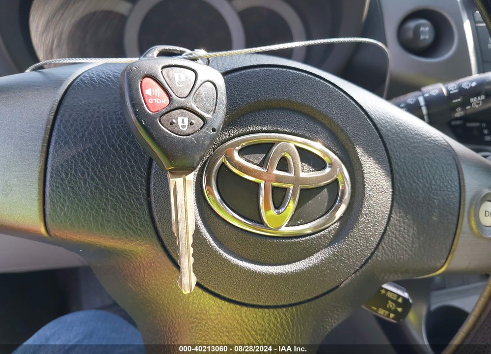2011 TOYOTA RAV4 VIN: 2T3BF4DV8BW156273