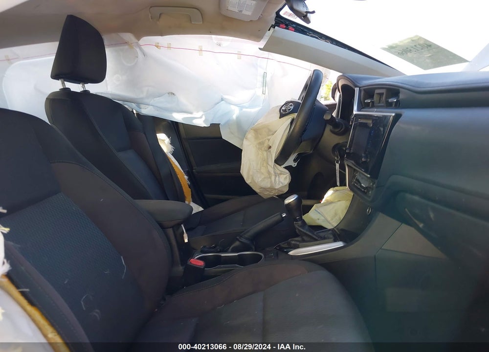 2018 TOYOTA COROLLA VIN: 5YFBURHE6JP809575