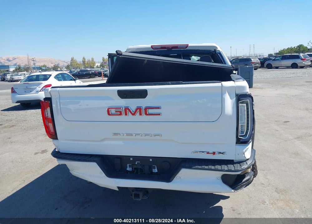 2022 GMC SIERRA 1500 4WD SHORT BOX AT4X VIN: 3GTUUFELXNG548537