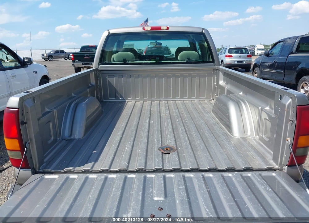 2001 CHEVROLET SILVERADO 1500 LS VIN: 2GCEC19V211153325