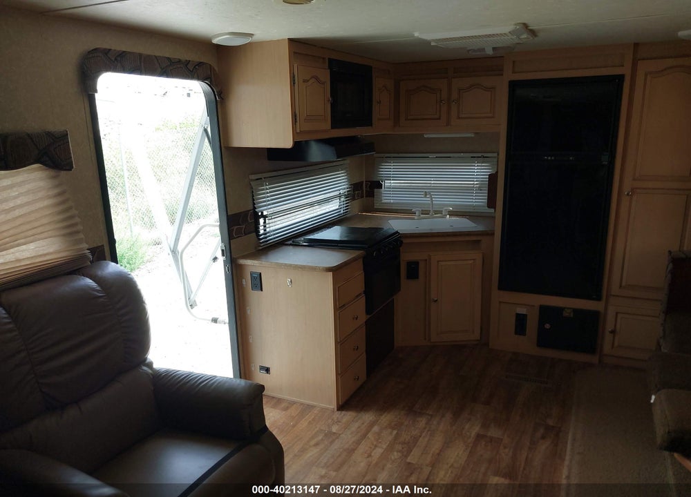2011 FOREST RIVER ROCKWOOD WINDJAMMER TRAVEL TRAILERS VIN: 4X4TRLF28B1838233