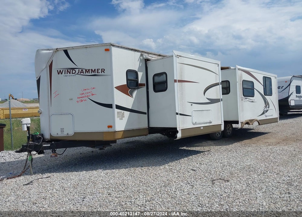 2011 FOREST RIVER ROCKWOOD WINDJAMMER TRAVEL TRAILERS VIN: 4X4TRLF28B1838233