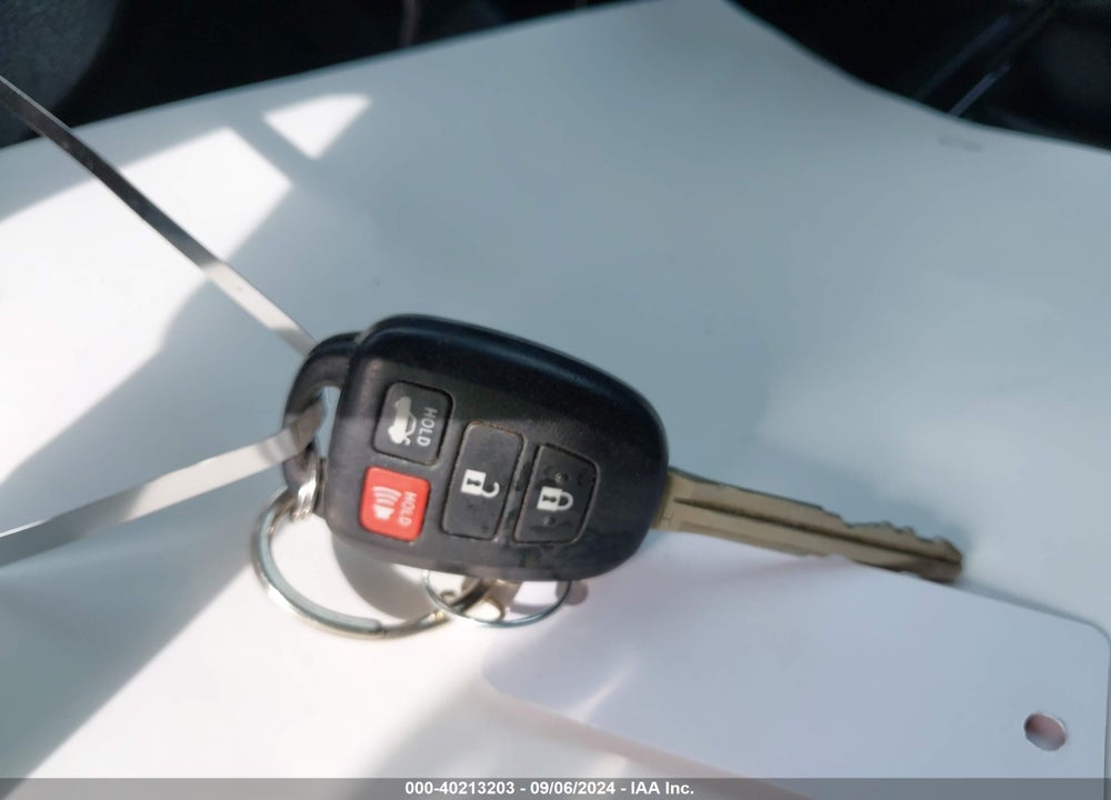 2017 TOYOTA COROLLA SE VIN: 2T1BURHE5HC887193