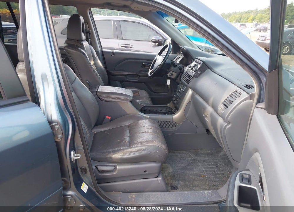 2005 HONDA PILOT EX-L VIN: 5FNYF18595B054784