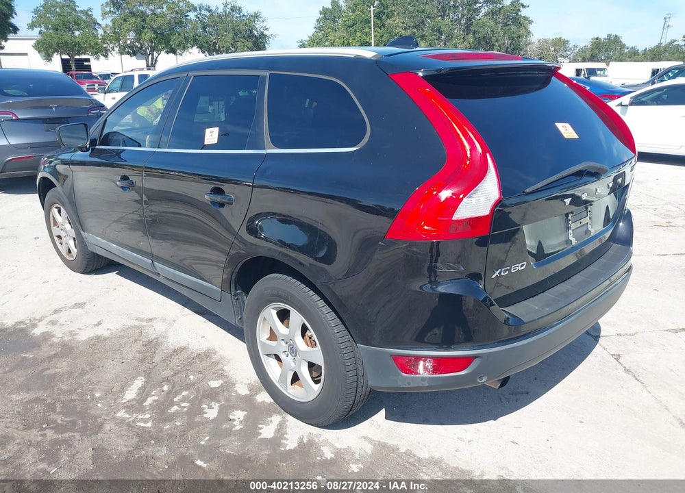 2011 VOLVO XC60 3.2/3.2 R-DESIGN VIN: YV4952DL4B2193444