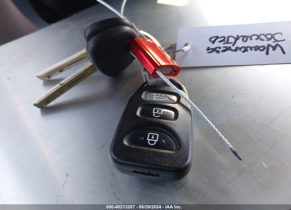 2013 HYUNDAI SONATA GLS VIN: 5NPEB4AC8DH652602