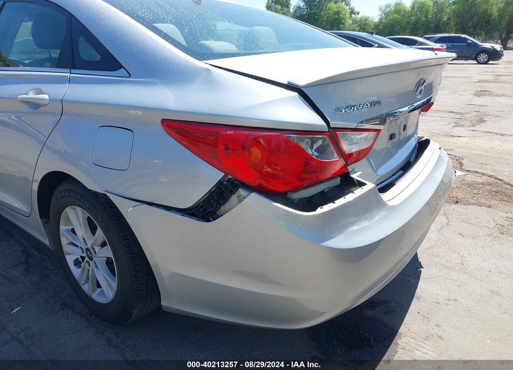 2013 HYUNDAI SONATA GLS VIN: 5NPEB4AC8DH652602