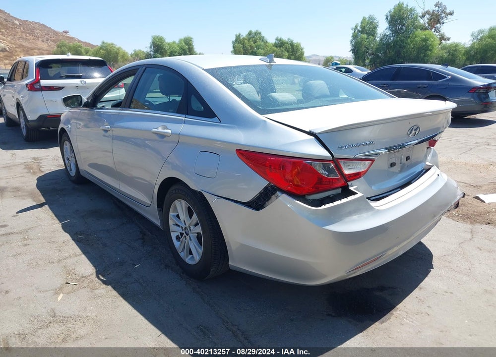 2013 HYUNDAI SONATA GLS VIN: 5NPEB4AC8DH652602