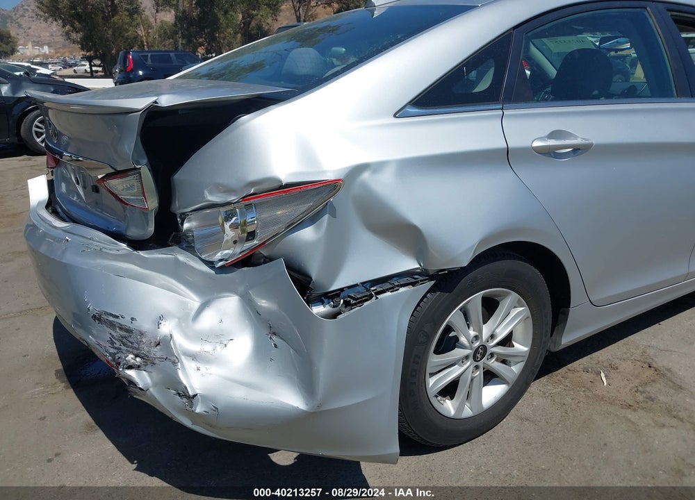 2013 HYUNDAI SONATA GLS VIN: 5NPEB4AC8DH652602