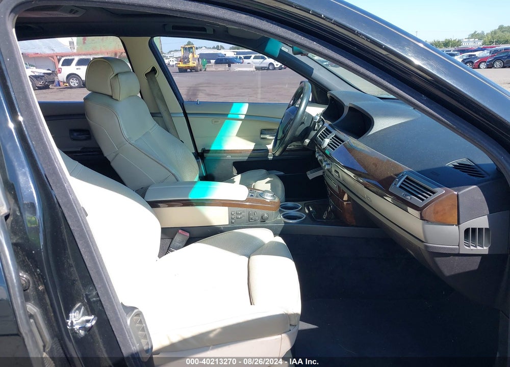 2008 BMW 750LI VIN: WBAHN83548DT81170